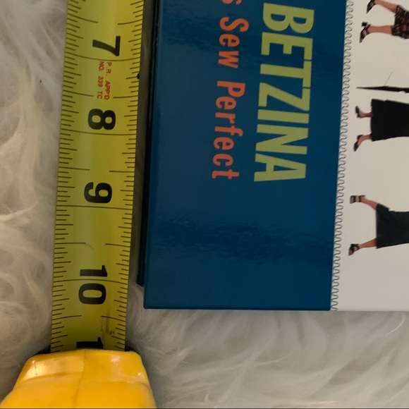 Coffee Table Book Power Sewing by Sandra Betzina - Picture 9 of 10